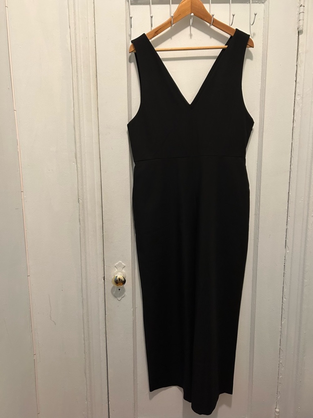 Uniqlo Black V-Neck Sleeveless Women's Jumpsuit